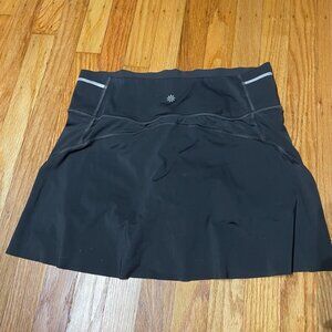 Athleta Green Skort – Versatile and Stylish